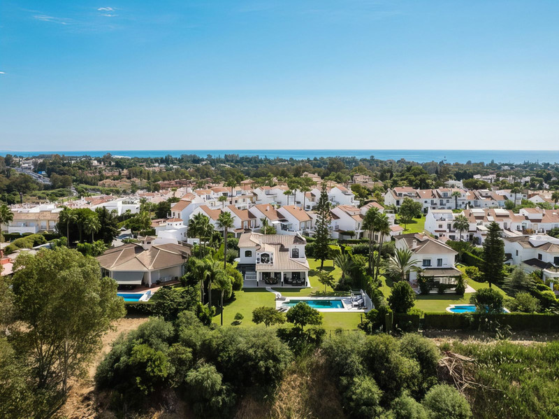 Luxury Villa for Long-Term Rental in Atalaya