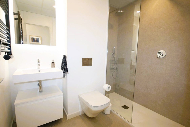 Modern Mid-Floor Apartment for Long-Term Rent in Marbella – Bright, Spacious & Ideally Located