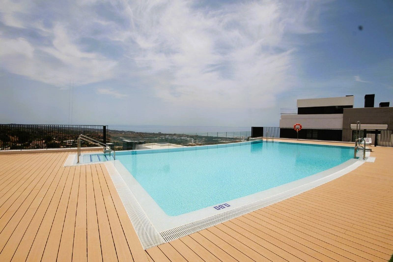 Modern Mid-Floor Apartment for Long-Term Rent in Marbella – Bright, Spacious & Ideally Located