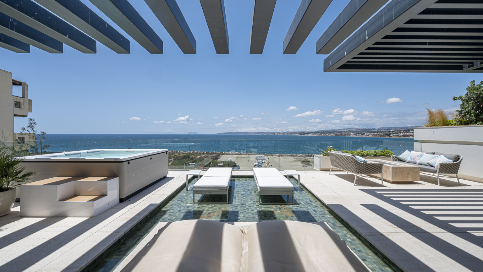 Luxury Beachfront Apartment with Panoramic Sea Views in Estepona