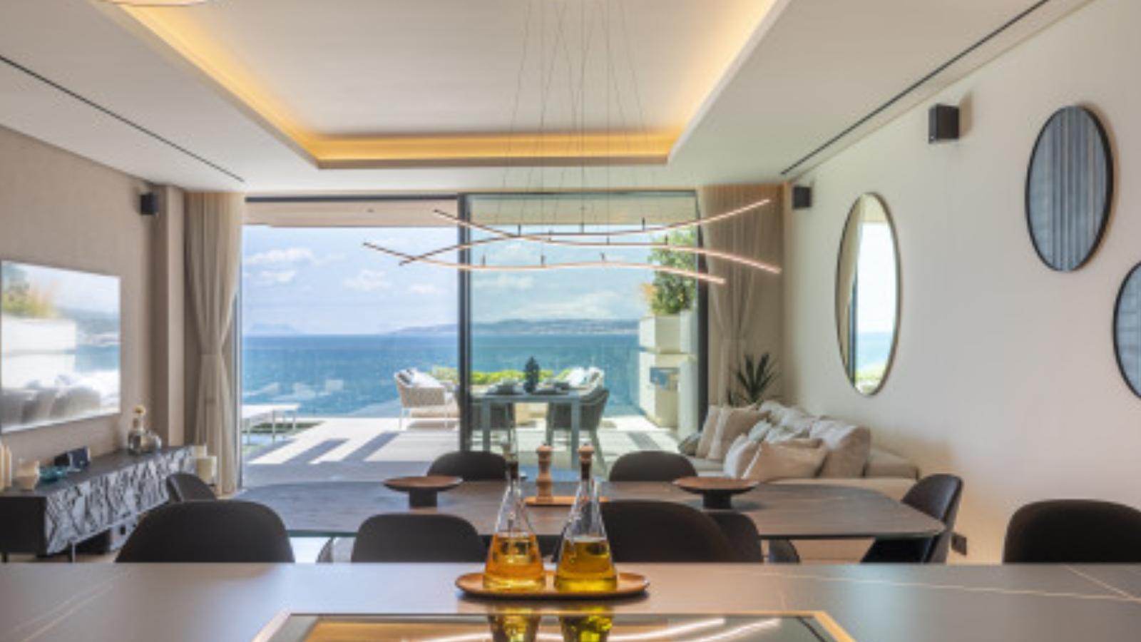 Luxury Beachfront Apartment with Panoramic Sea Views in Estepona