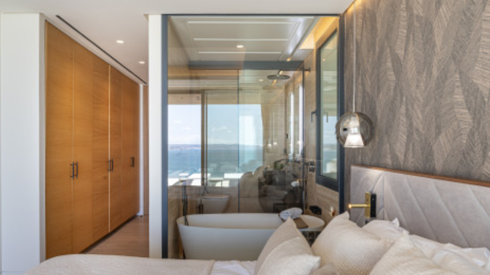 Luxury Beachfront Apartment with Panoramic Sea Views in Estepona