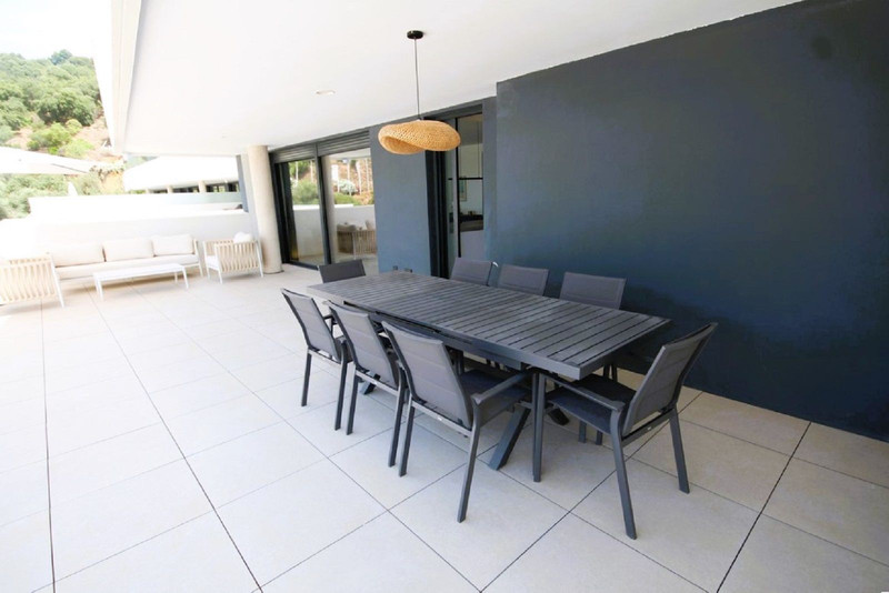Modern Mid-Floor Apartment for Long-Term Rent in Marbella – Bright, Spacious & Ideally Located