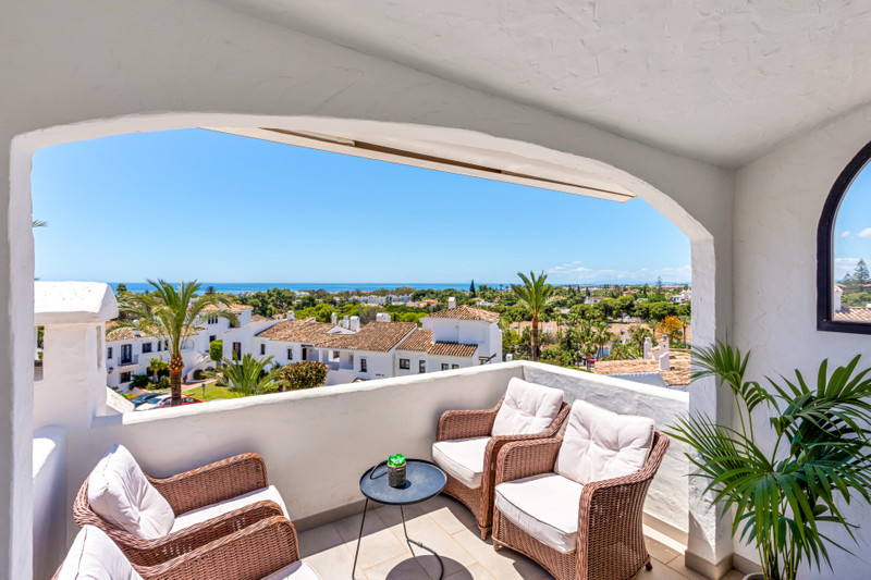 Duplex Penthouse for Long-Term Rent in Nueva Andalucía