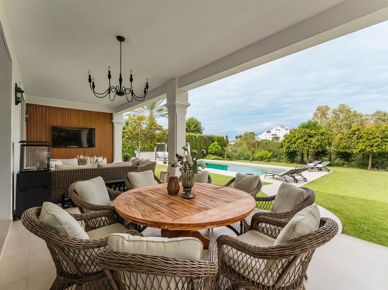 Luxury Villa for Long-Term Rental in Atalaya