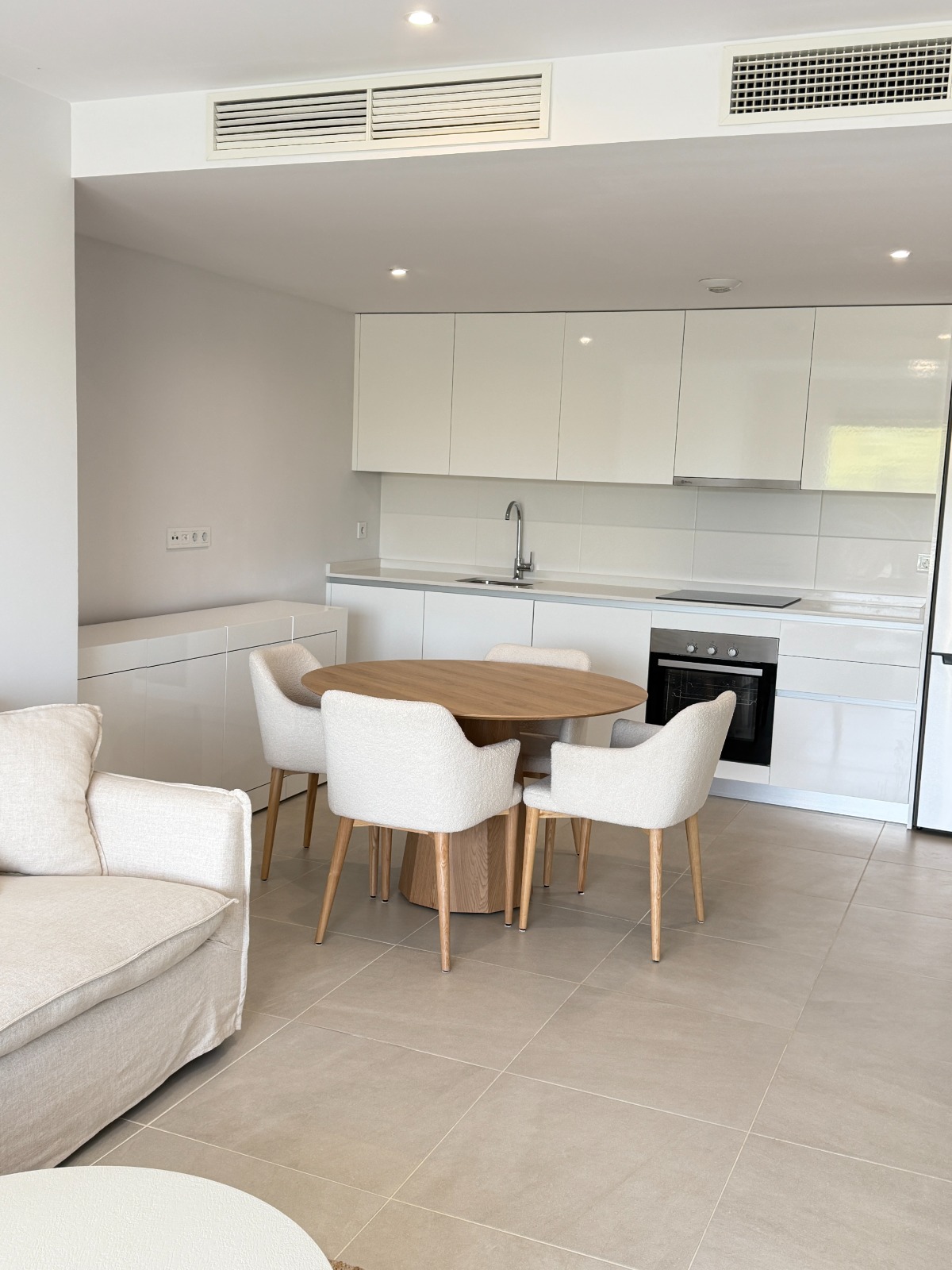 Stylish Modern Apartment for Rent in Aranya, Selwo – Estepona