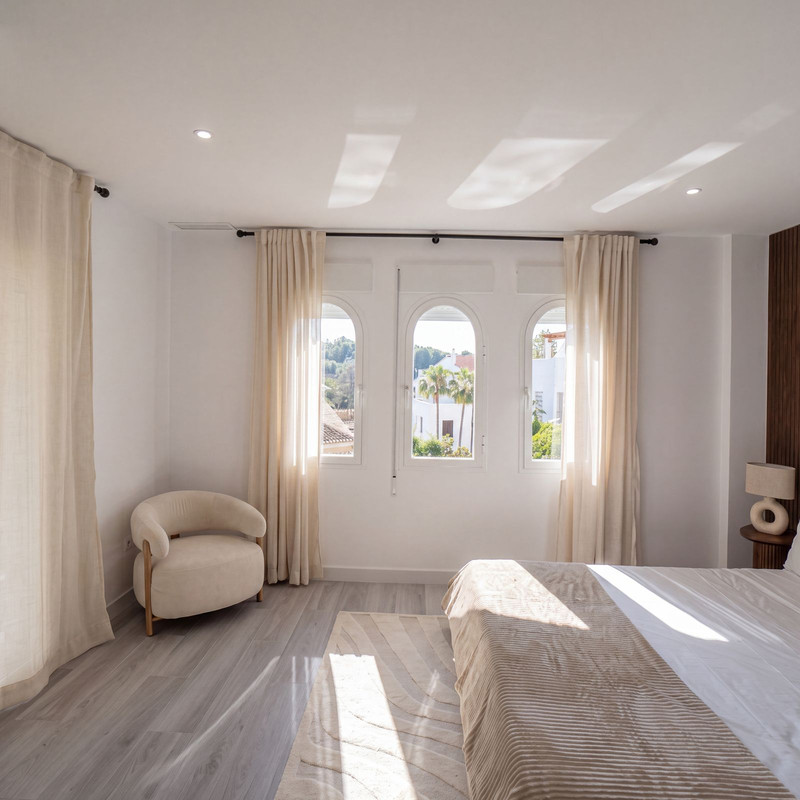Beautiful Mid-Floor Apartment for Long-Term Rent in Nueva Andalucía – Marbella’s Golf Valley