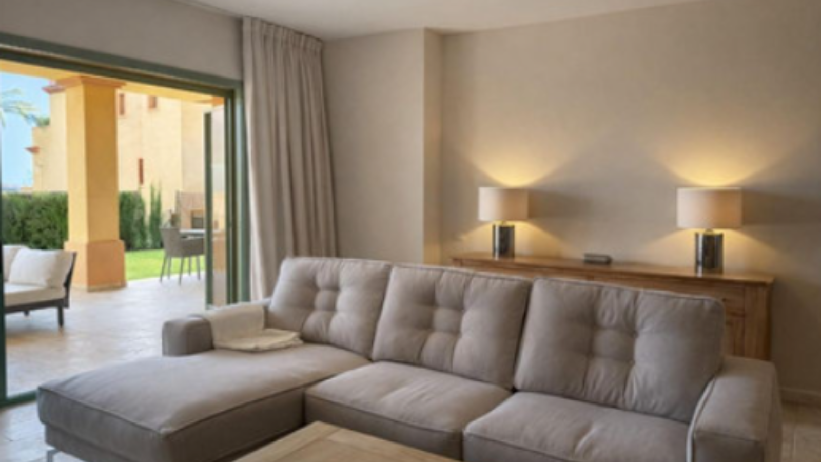 Ground Floor Apartment for Long-Term Rent in Benahavís