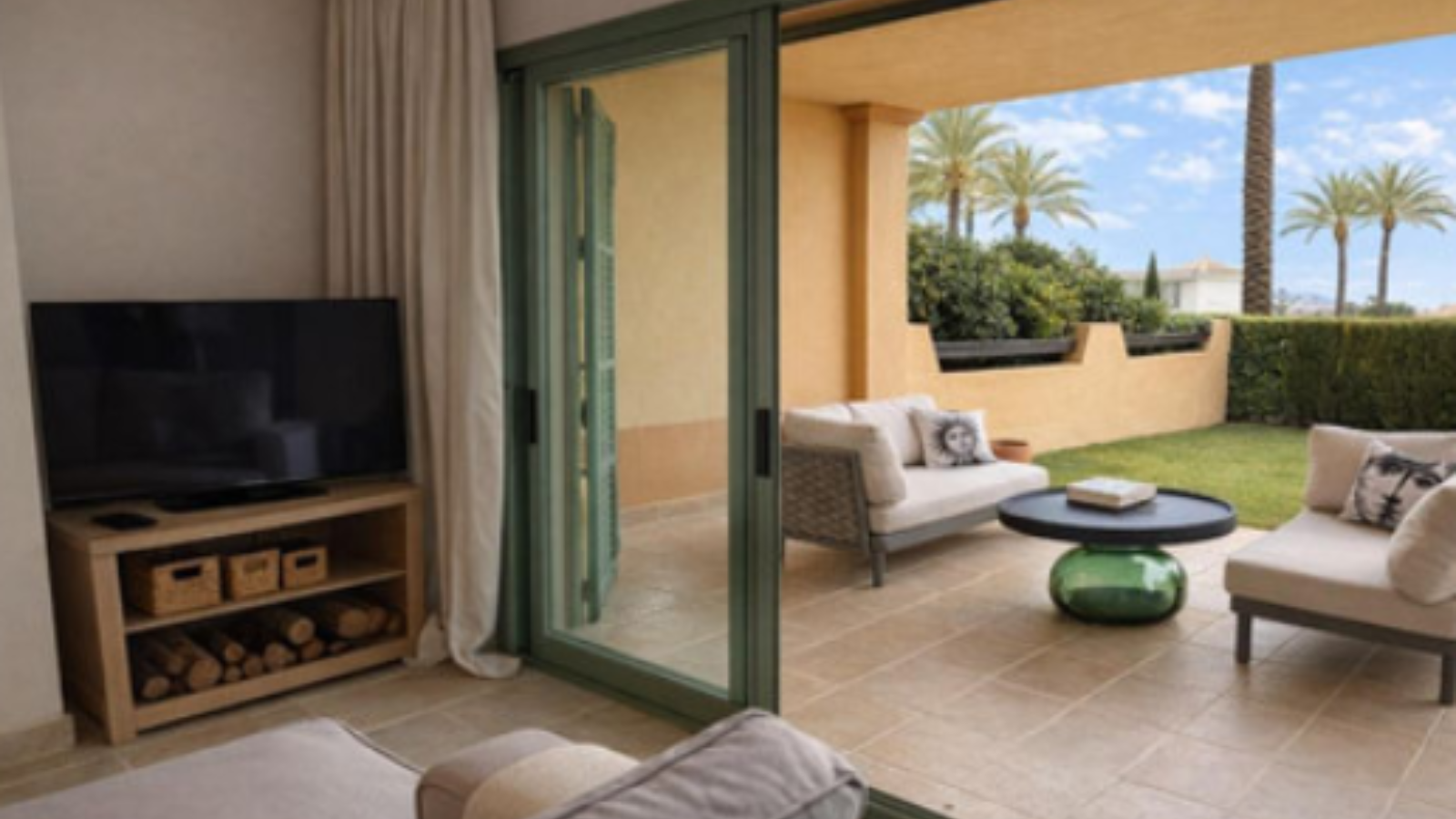 Ground Floor Apartment for Long-Term Rent in Benahavís