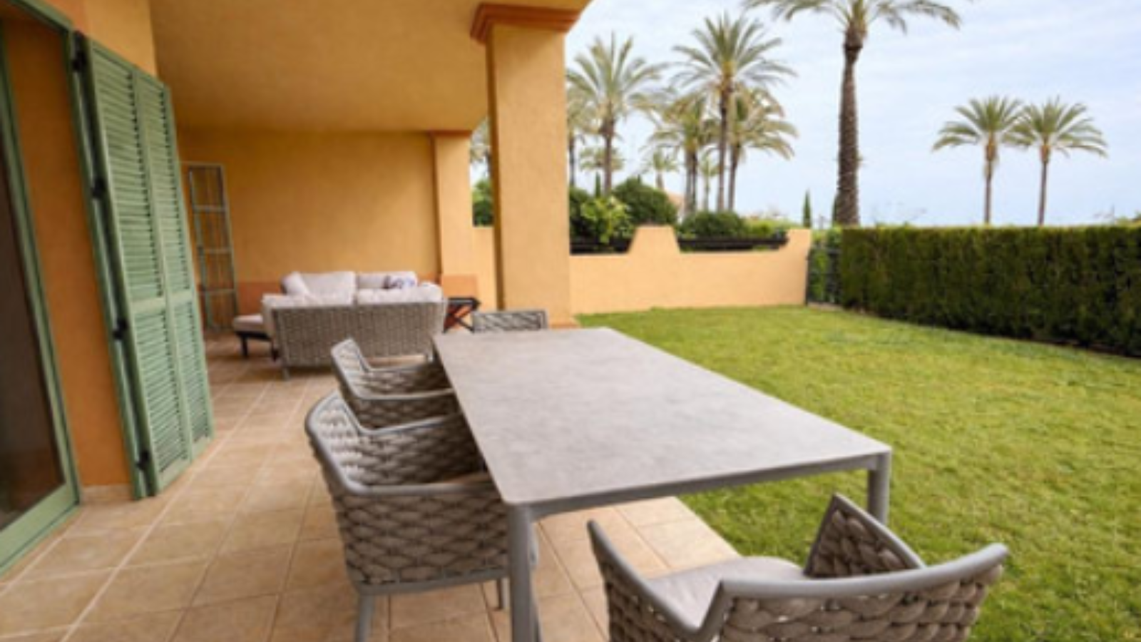 Ground Floor Apartment for Long-Term Rent in Benahavís