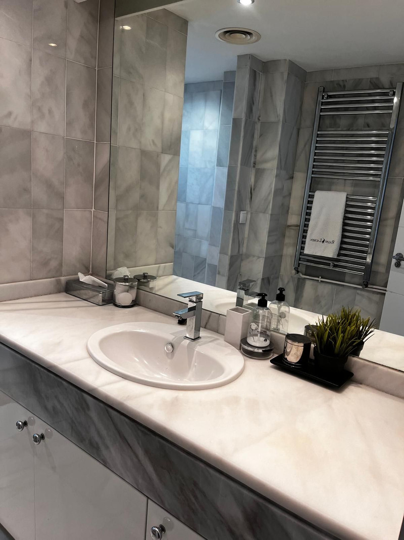 Luxury Townhouse for Long-Term Rent in Nueva Andalucía – Stylish Living in Marbella’s Prestigious Golf Valley