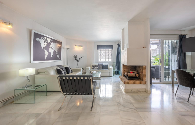 Luxury Townhouse for Long-Term Rent in Nueva Andalucía – Stylish Living in Marbella’s Prestigious Golf Valley