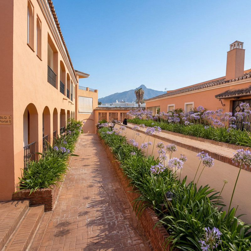 Beautiful Mid-Floor Apartment for Long-Term Rent in Nueva Andalucía – Marbella’s Golf Valley