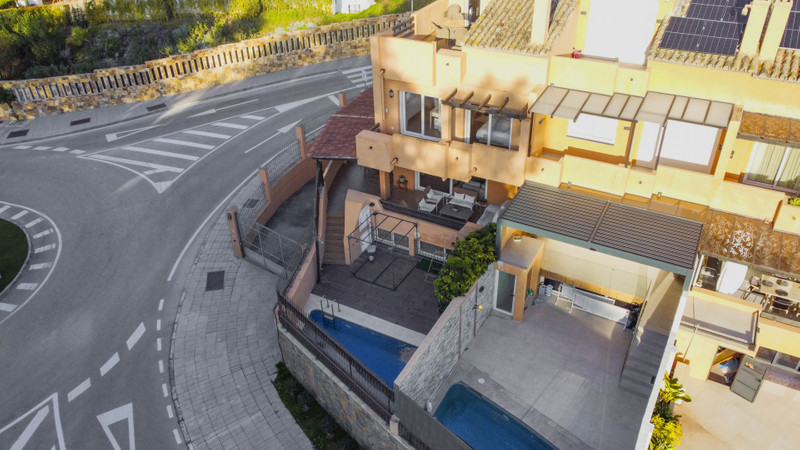 Beautiful Townhouse for Long-Term Rent on Marbella’s Prestigious Golden Mile