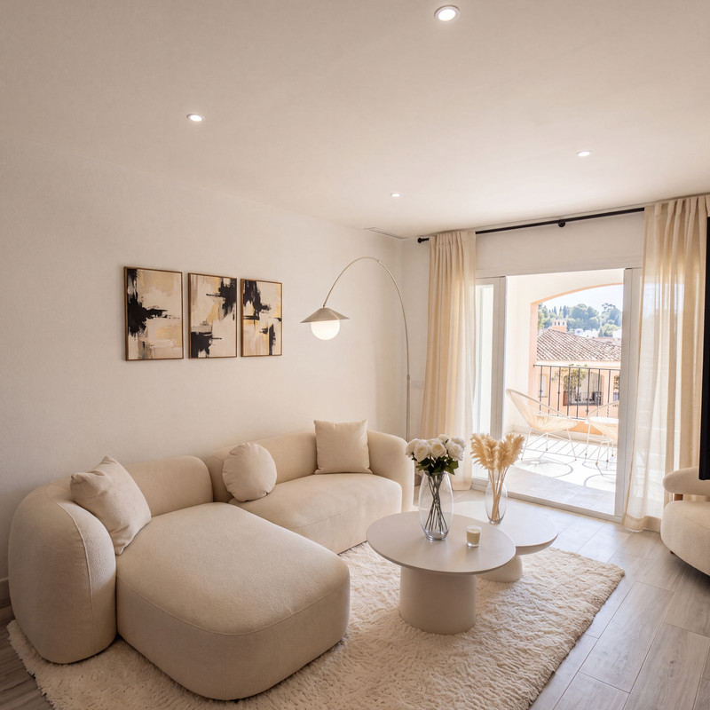 Beautiful Mid-Floor Apartment for Long-Term Rent in Nueva Andalucía – Marbella’s Golf Valley