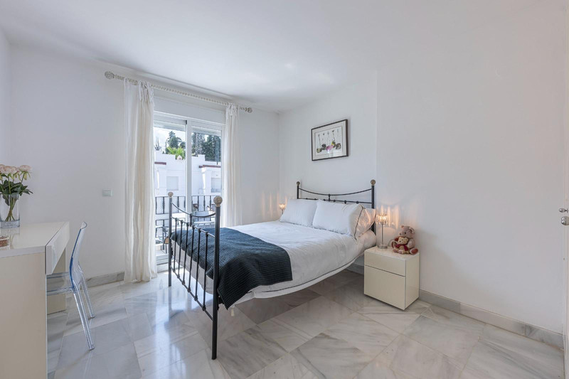 Luxury Townhouse for Long-Term Rent in Nueva Andalucía – Stylish Living in Marbella’s Prestigious Golf Valley