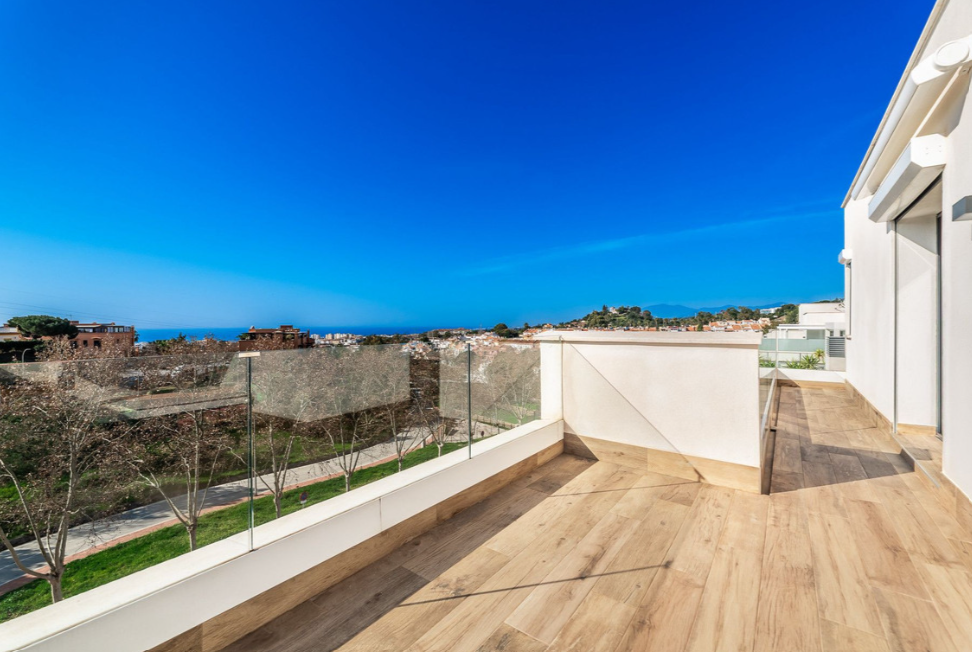 Luxury Duplex Penthouse for LongTerm Rental in Marbella