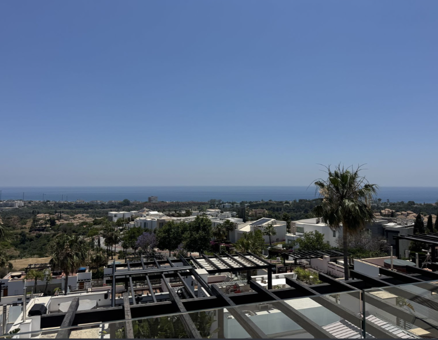 Beautiful Townhouse for Long-Term Rent in Marbella – Experience the Costa del Sol Lifestyle